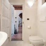 아파트 Al Castello - Elegante Residenz Mit Schwimmbad By Interhome *