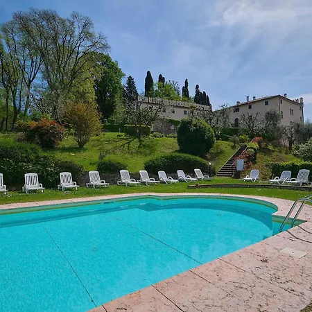 아파트 Al Castello - Elegante Residenz Mit Schwimmbad By Interhome *